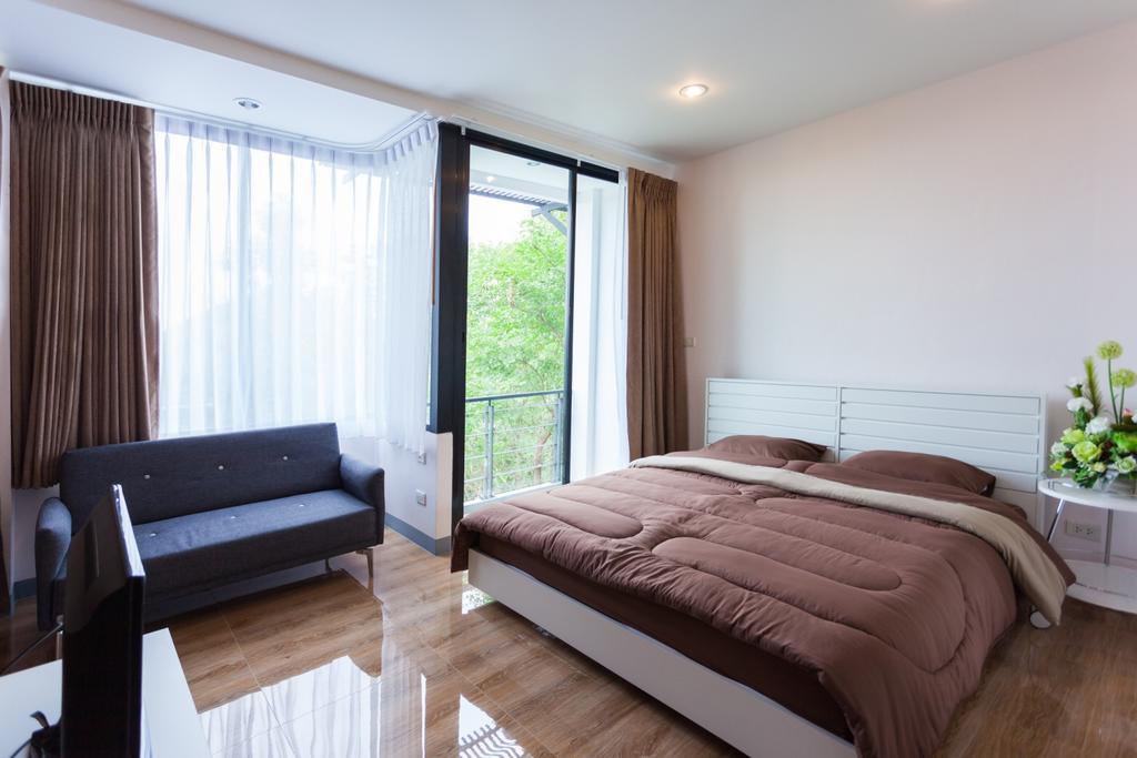 Coffee Station Hostel Удон Тани Екстериор снимка